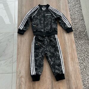 Adidas, Disney tracksuit